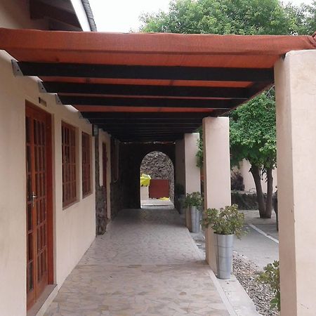 Larissa Hotel Maun Esterno foto