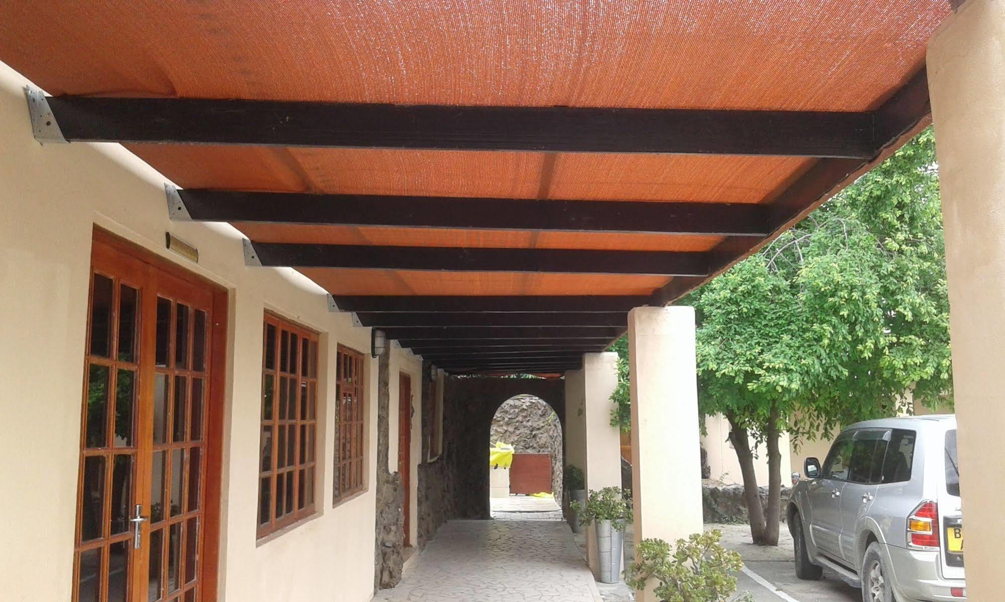 Larissa Hotel Maun Esterno foto